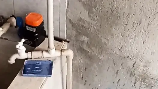 Mein nachbar auf der Terrasse, ein Bad nimmt, hat unglaubliche titten mit einem reichen arsch Diese brünette ist eine göttin, sie ist in Kanada i