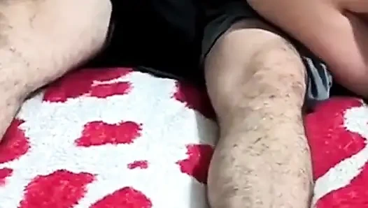 Siyah sevgilim tarafından dölleniyorken kirli ayaklarımı kameraya gösteriyorum