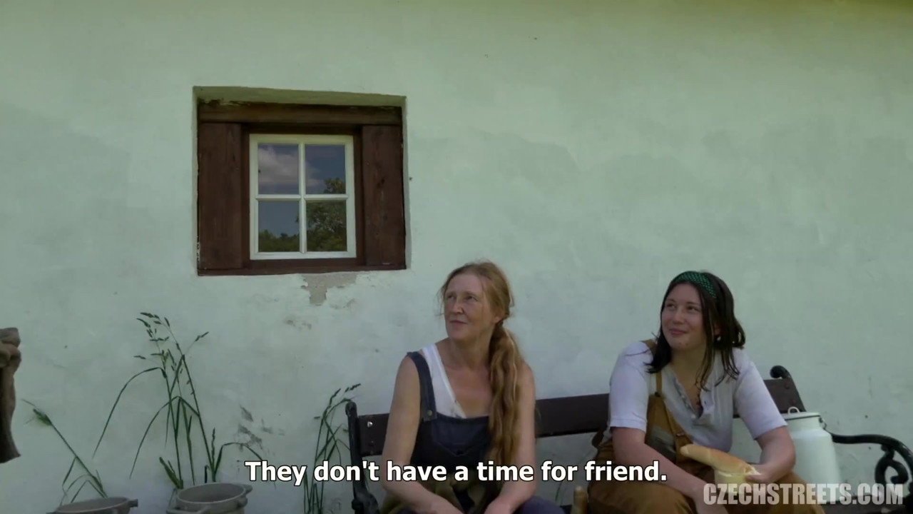 チェコの街 - カントリーガールズ