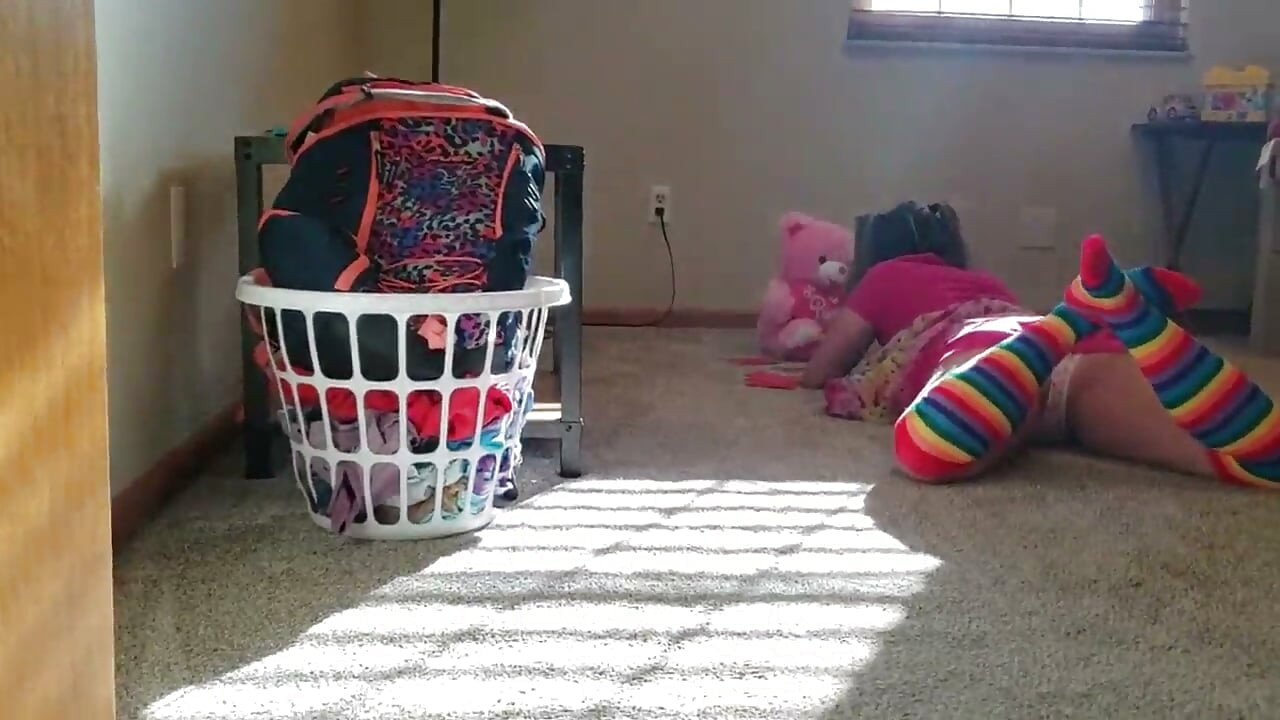Stepbrother fucks his stepsister while parents are away