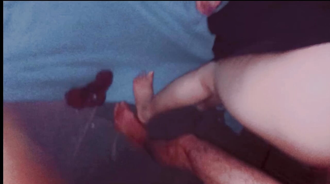 Senhora chega aos seus sentidos e o pegou no pretexto da tução e o fodeu rápido como um cão xxx