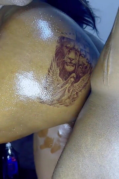 She's Twerking in My Fron, Got Turned on and Fuck Her and Cum Inside Her Pussy