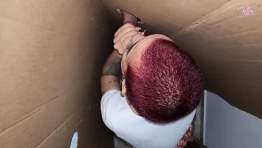 Glory hole: carahoney lagi asik bersenang-senang sama kontol besar ini di lubangnya