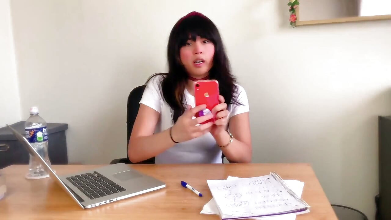 내 청바지를 냄새 맡아 : 인턴의 펨돔'Ed