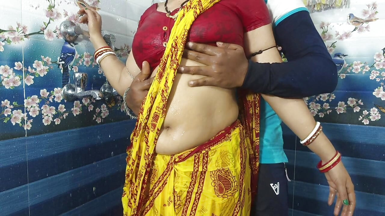 Desi tamil aunty hot romance sex and birthing inside the birth room