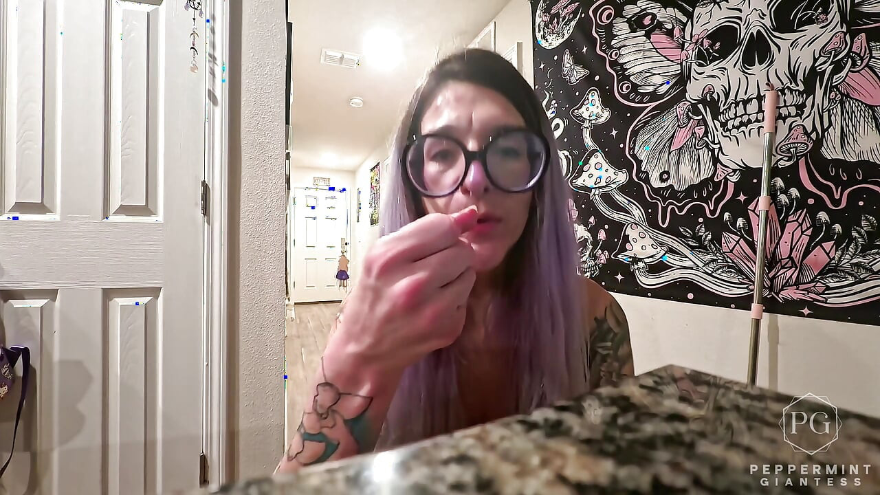 6'7 Stepmommy Owns Her Pathetic Short Loser - Giantess POV Humiliation Lift and Carry