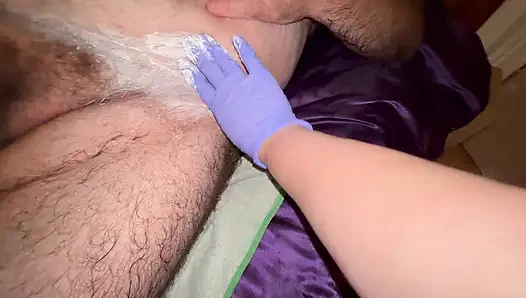 Lanista Bear gets his groins creamed and soothed due to red raw skin request inc cumshot