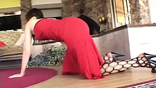 Superbe MILF mit geilen möpsen reitet einen schwanz mit ihrem arschloch und wird vollgespritzt