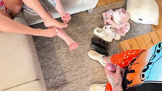 Оплата арендной платы, фут-фетиш с фут-фетишем с латиной в бондаже, Sandy Candie и Fynn