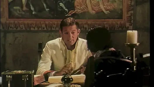 Горничная Получает По Заднице От Генерала