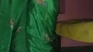 Satynowy jedwab sari bishu crossy