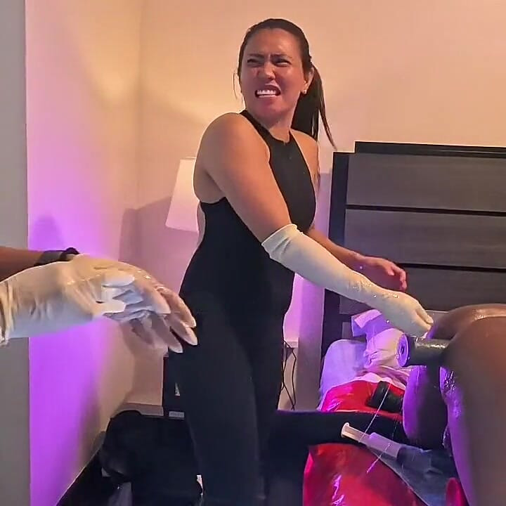 Fisting dan pegging anal femdom Asia
