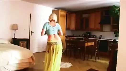 sophie mei teaches belly dancing