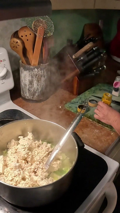 Cheryl Cooks Tofu Scramble