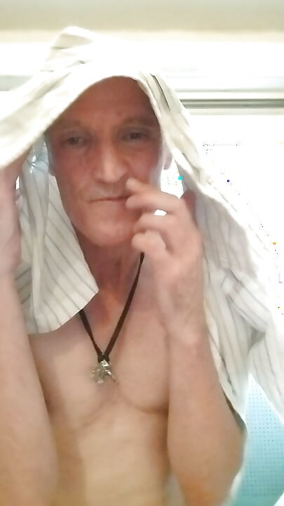 Almost naked, excited during the storm (well end of heat wave...) I wiggle everywhere, only myself...!! ...