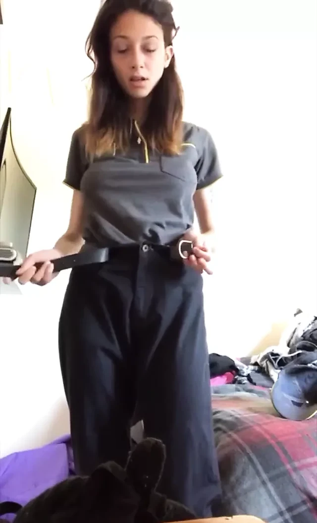 915