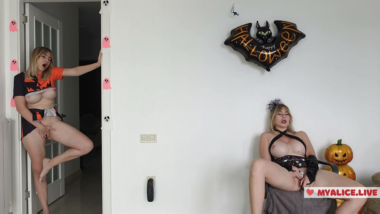Minha meia-irmã lésbica - eu a convidei, mas primeiro, vou gozar de vibrador e vibrador