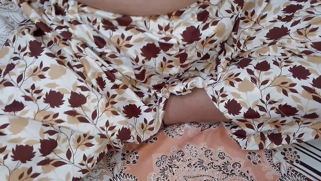 Sasur Bahu - Widząc swoją piękną synową samotnie, jego teść wszedł do pokoju na seks