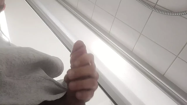 Wanna have a big creamy shower?!