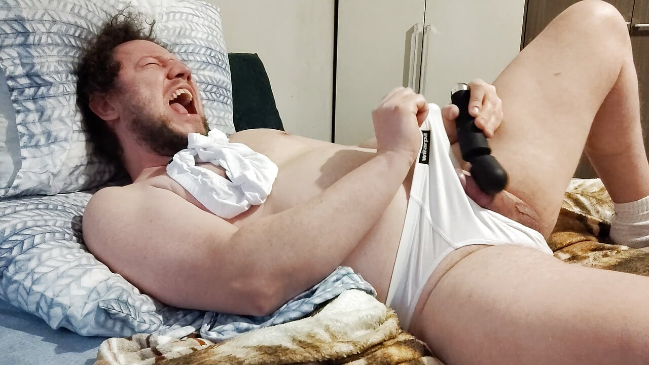 Drkaj i svrši u seksi Wirarpa bijelim gaćicama