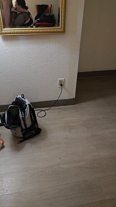 Blowjob in hotel before walk