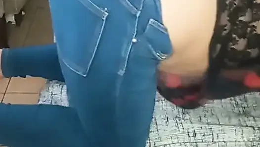 Pembantu nakal ini dientot habis-habisan sampai meringis keenakan!