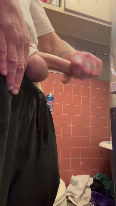 Me jacking off in my ex girlfriends bathroom