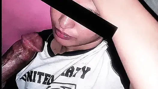 Sangat panas,, keluar di mulut. memakan kontol Baru