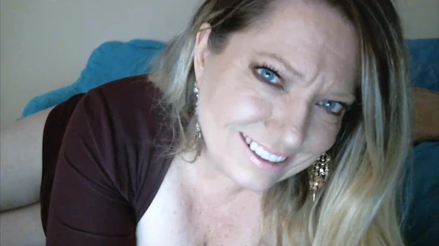 Blonde mother here to explore your fantasies