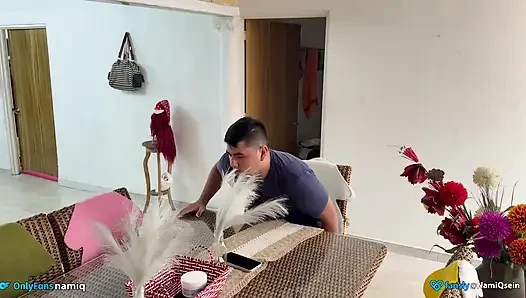 Islak elbise, kayınvalideye seks, doğal güzellik.