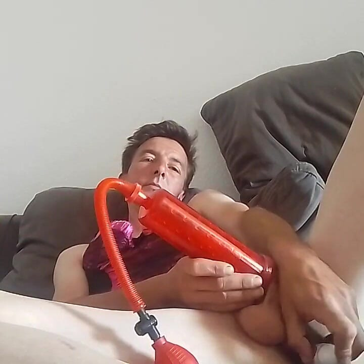 Dildo Penis Pompası ve Büyük Boşalma ile Leatransteen