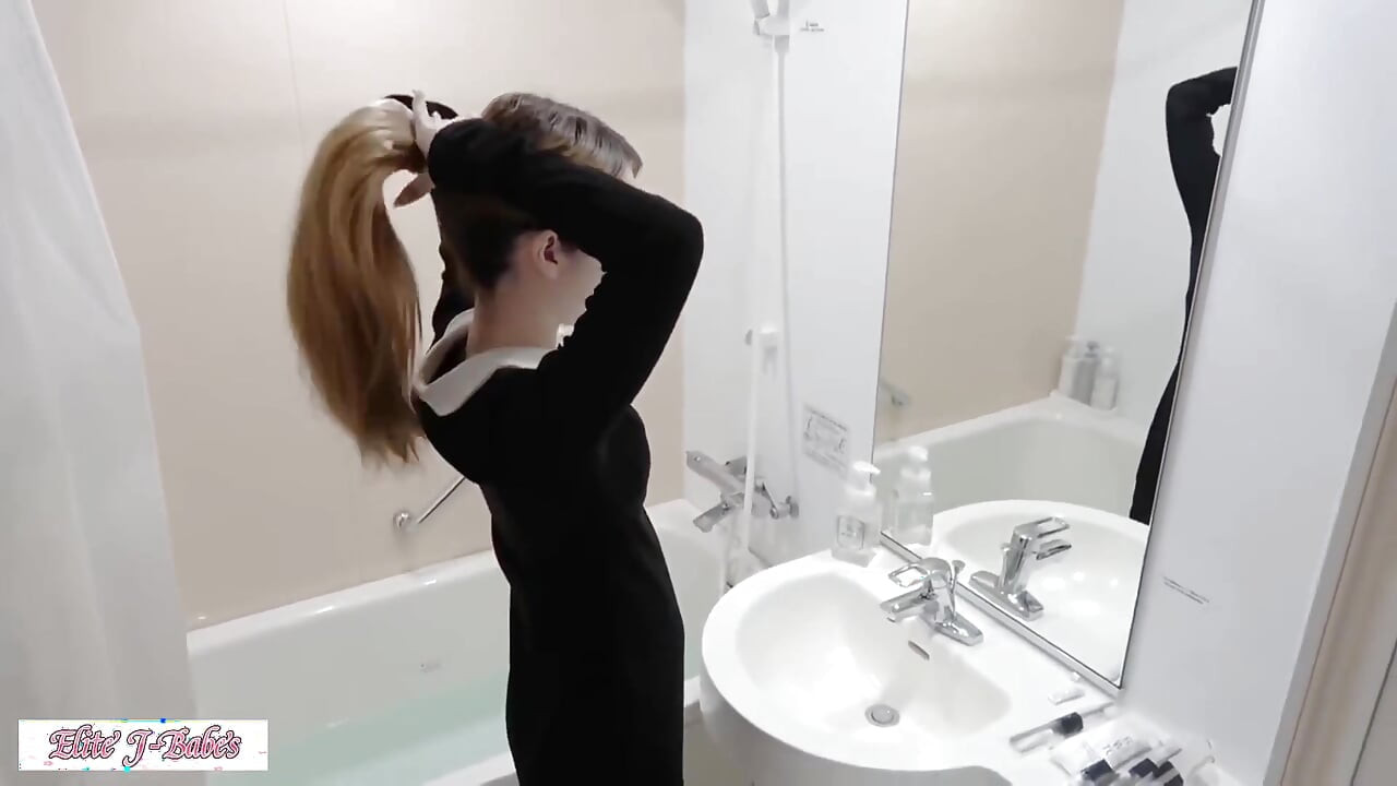Kansai-dialect Beauty Masseuse Arrives Cute Youthful Charm Returns for a Second Round