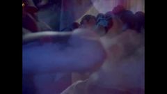 克里斯塔艾伦在艾曼纽的裸体胸部是梦想电影的时间