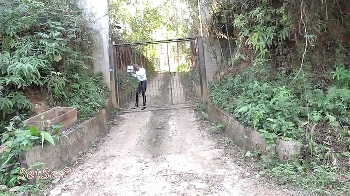 A Girl From the Countryside Gets Lost and Ends up Having a Threesome