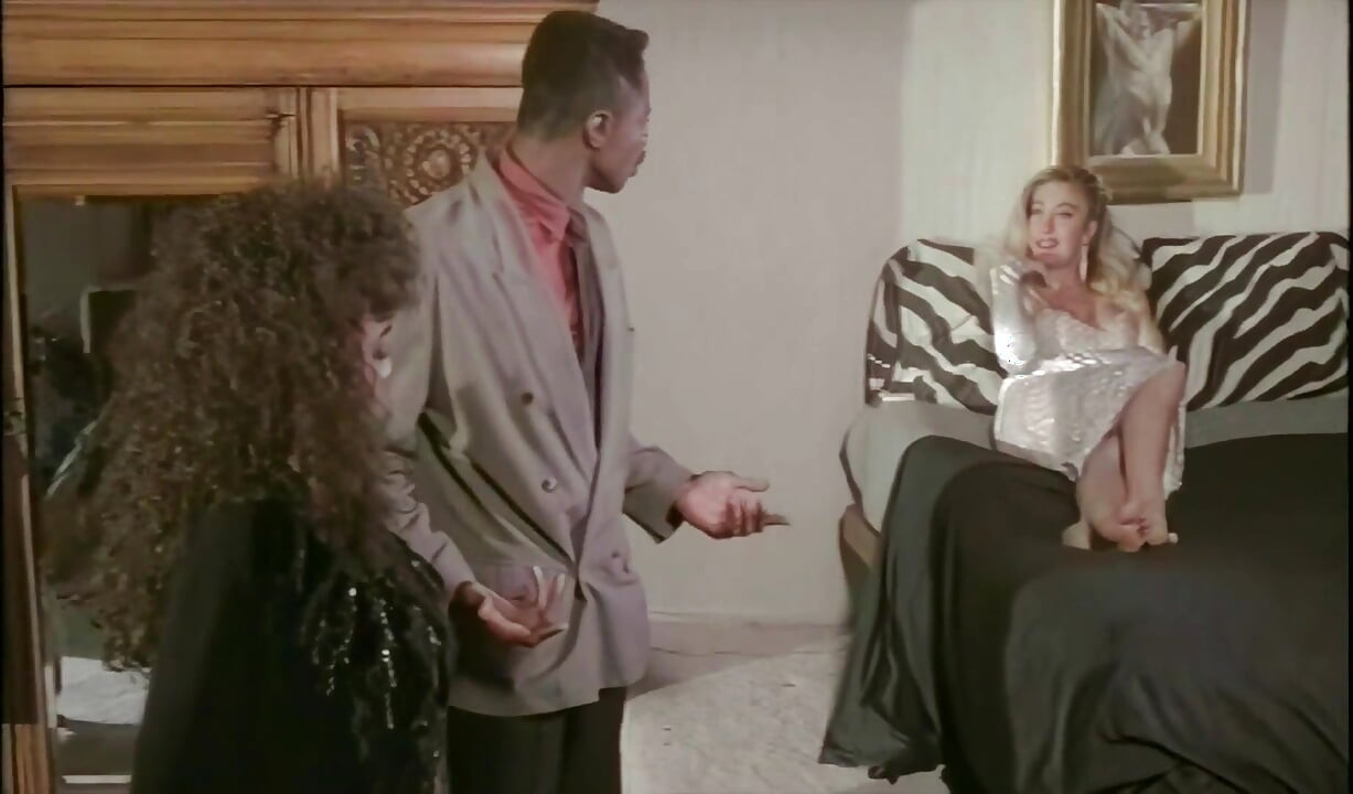 Moana Pozzi Threesome with Black and Black Shemale