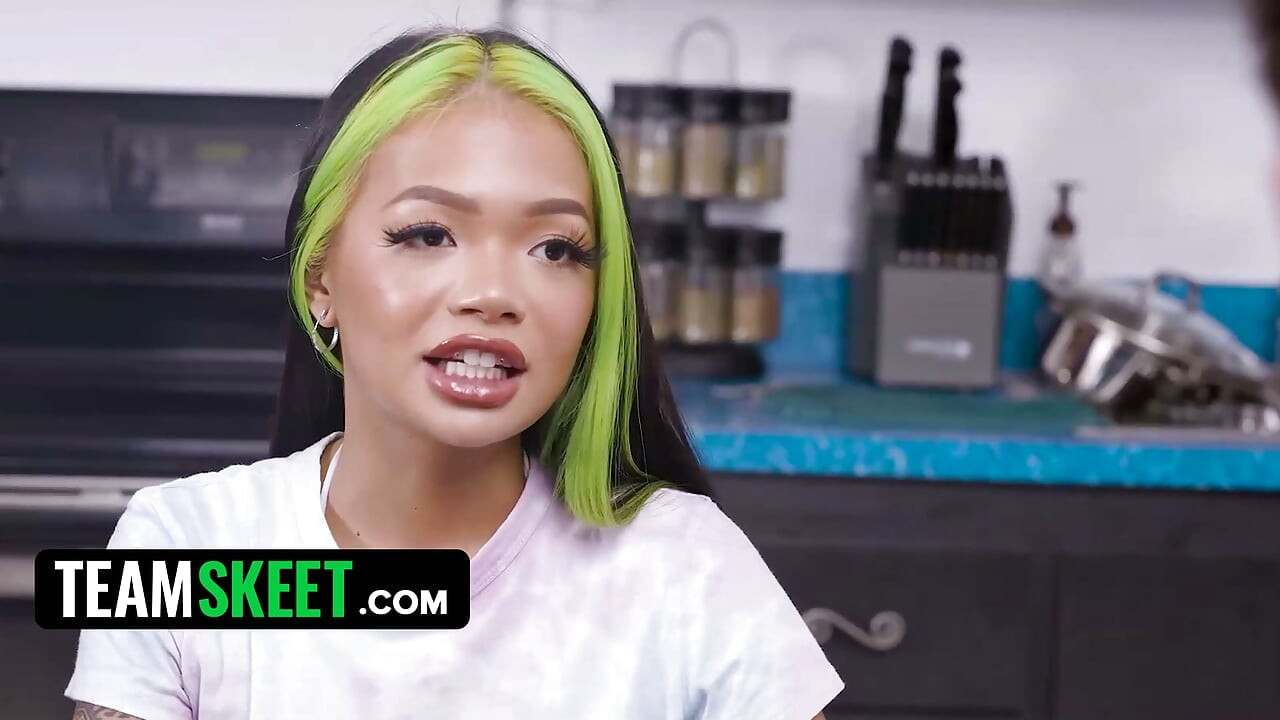 Naturlig brystet tyk Paisley Paige tager en massiv creampie efter hardcore banking