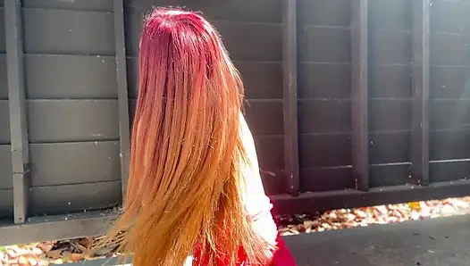 Artemisia Love ist geil im freien, zeigt ihre saftigen möpse