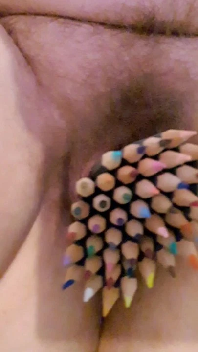 BBW uses hairy cunt as pencil case