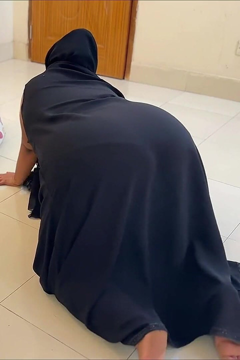 arabisk stor røv saudiarabisk hotel stuepige rengøre mit værelse, da jeg onanerede på sengen!