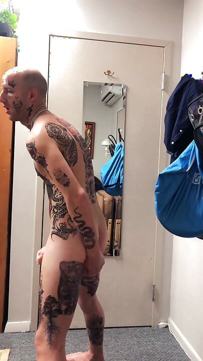 Tatted Twink αυνανισμός σόλο