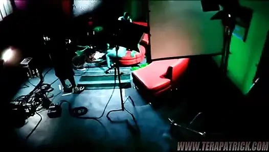 Broken: Сцена 2c. В Ролях: Саша Грей, Дженна Хейз, Виктория Син, Кайла Пейдж, Лиза Дэниелс, Томми Ганн.