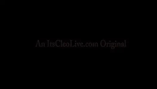 Asiatischer und elfenbein-dreier mit cleo