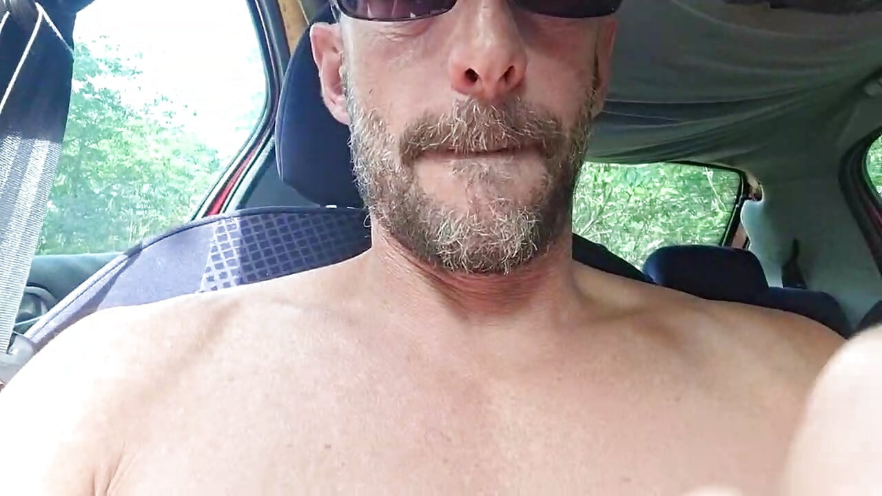 Another good cumshot in the car, remi06cam4
