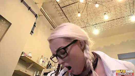Fakehub originals - pemilik restoran mengeksploitasi lovita fate & therese bizarre, identik dengan baju lovelies