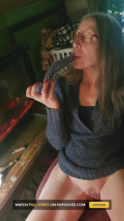 Buena Chica Azotando Bolas Por Vela Pt2