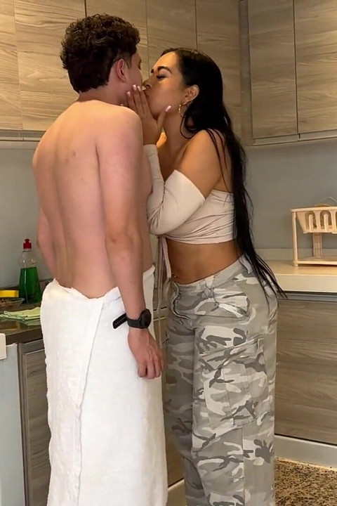 I Hire a Maid to Satisfy My Husband's Wishes and Mine-la Lucero
