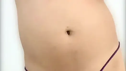 Seksi gelir kıyafetleriyle dans