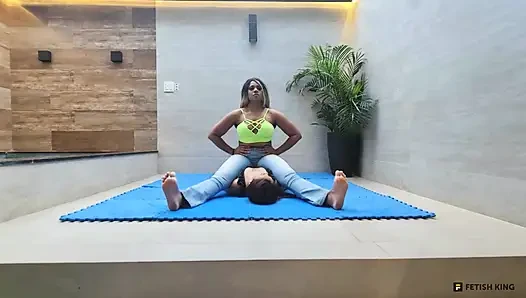 Chest Sitting - Strong Legs and Muscles Lebian Fight Girls