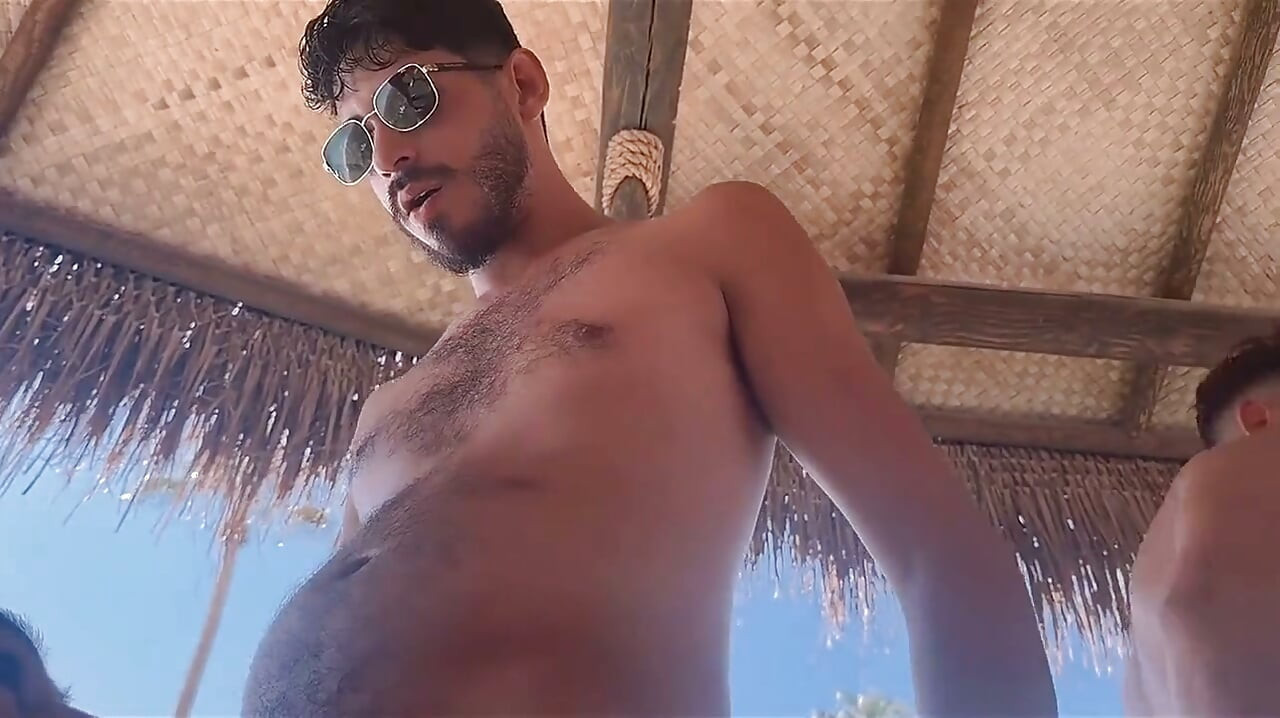 23 Men Island Orgy