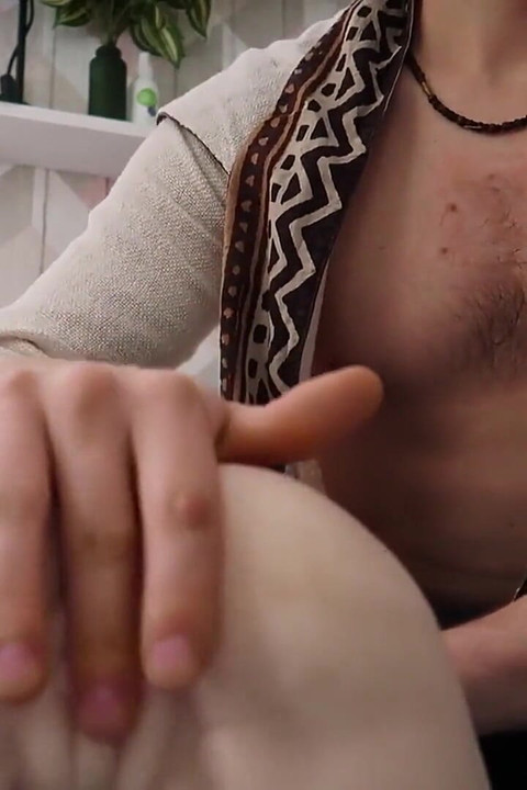 パパはあなたを指で触れ、良い子であることを褒めます |女性のためのJOI!